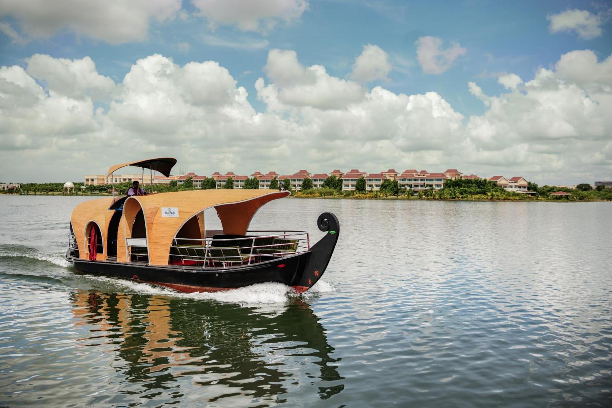 Mayfair Lake Resort Raipur  Exterior photo