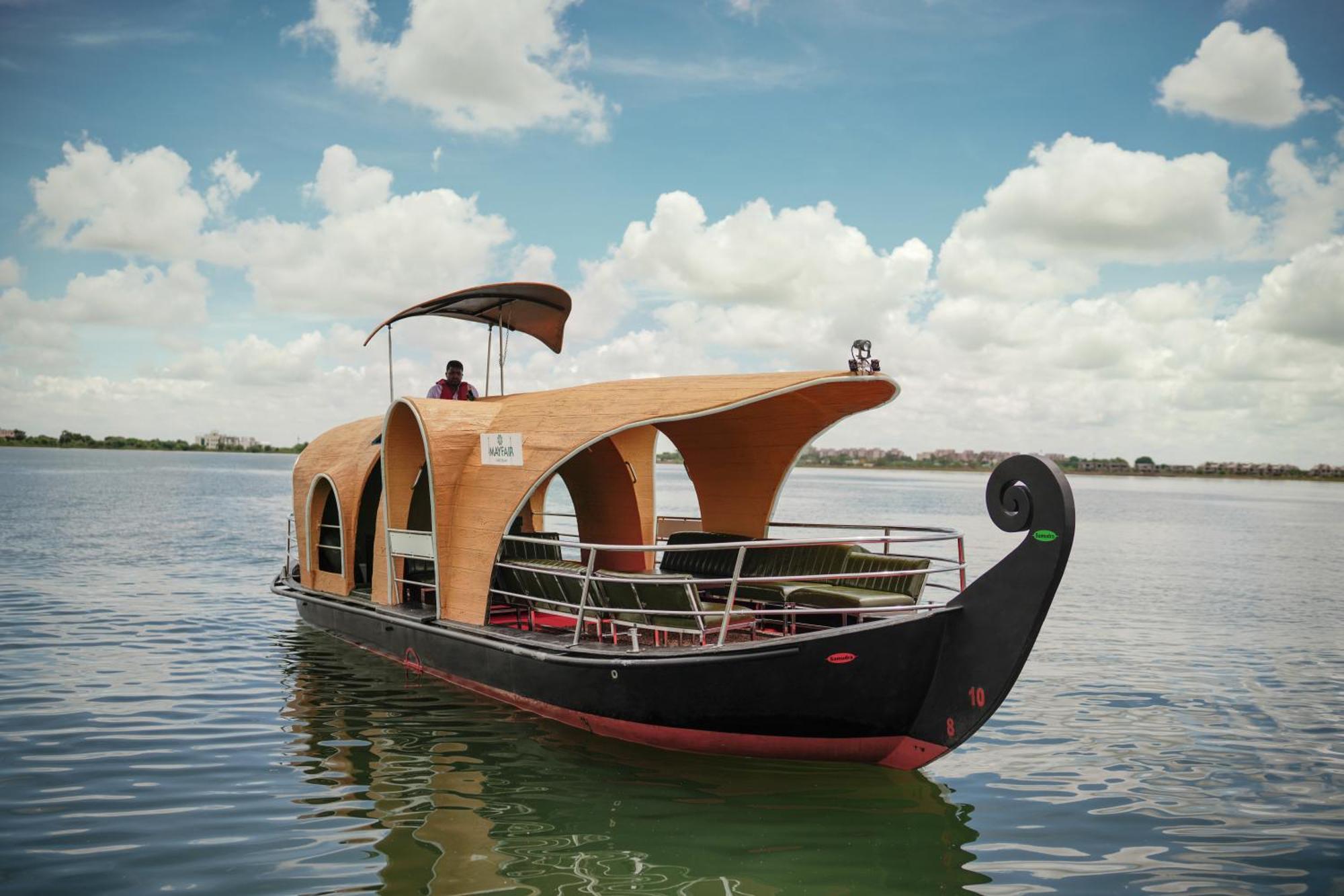 Mayfair Lake Resort Raipur  Exterior photo