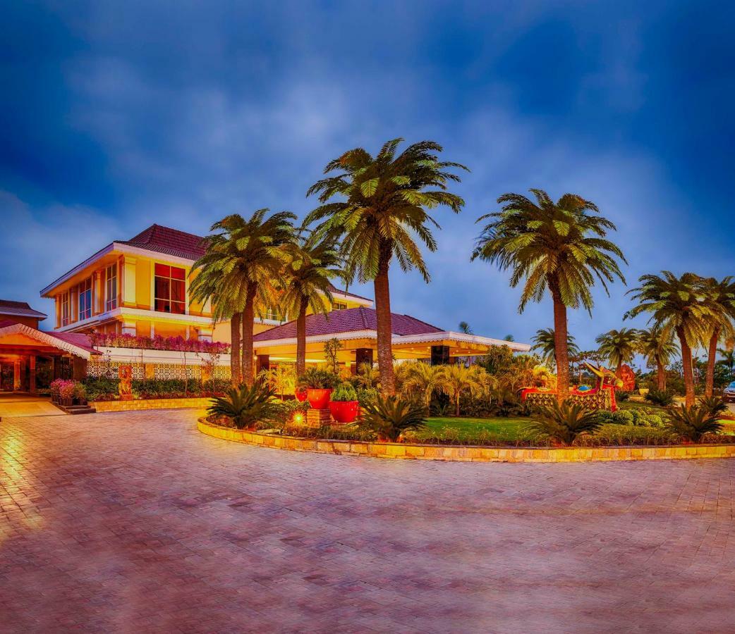 Mayfair Lake Resort Raipur  Exterior photo