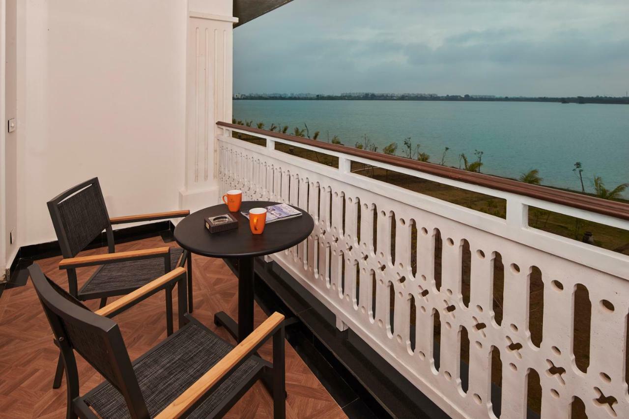 Mayfair Lake Resort Raipur  Exterior photo