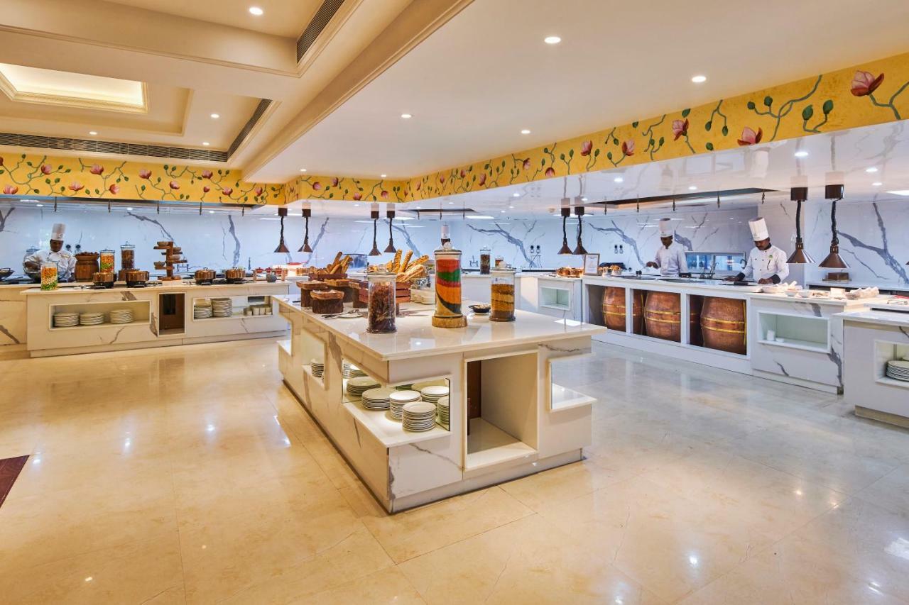Mayfair Lake Resort Raipur  Exterior photo